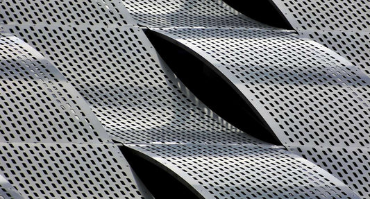 strumenti per tagliare lamiere di metallo
